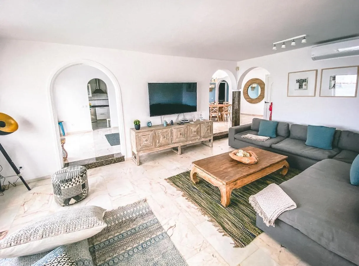 Villa Los Flamencos By Veaco- Beachfront & Pool Corralejo Spain