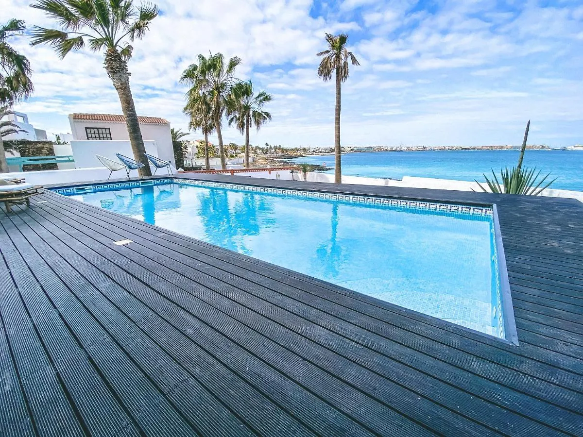 Villa Los Flamencos By Veaco- Beachfront & Pool Corralejo