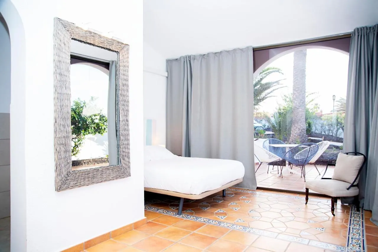 Villa Los Flamencos By Veaco- Beachfront & Pool Corralejo